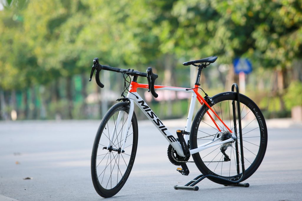 Xe đạp đua  Thông số cơ bản dành cho người mới  Yêu Chạy Bộ